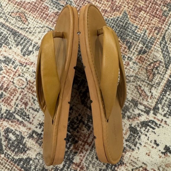 Vince Women’s Brown Leather Flip Flops, Size US 9 - Picture 2 of 4